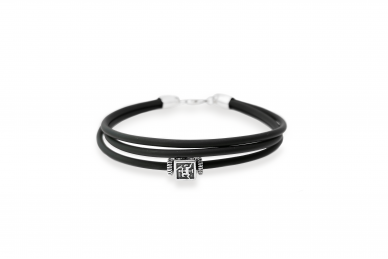 Triple leather bracelet with silver detail