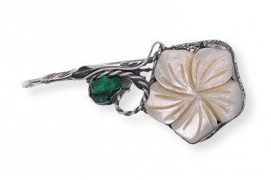 Brooch with Mother of Pearl - a flower 1