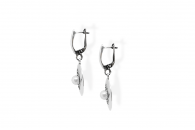 Silver earrings with Pearls