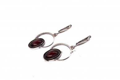 Exclusive earrings with garnet stone 1