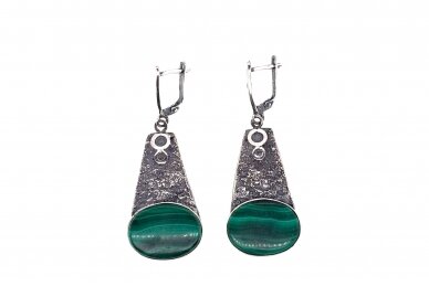 Earrings with malachite