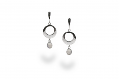 Exclusive earrings with Moonstone