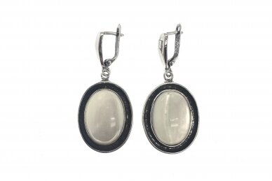 Exclusive earrings with mother of pearl