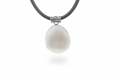 Exclusive pendant with Chalcedony