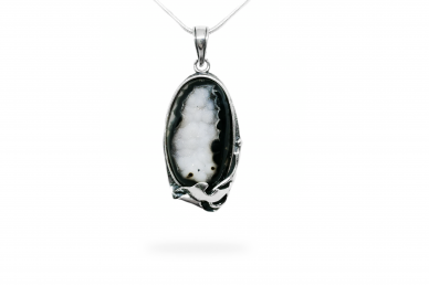 Exclusive pendant with Chalcedony