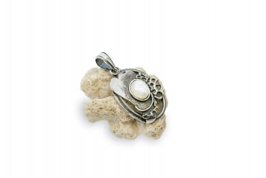 Exclusive pendant with Moonstone 1