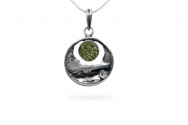 Exclusive pendant with Pyrite 1