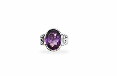 Exclusive ring with Amethyst 1